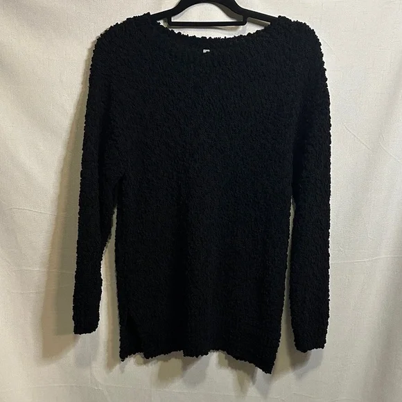 Cozy Black Women's Sweater - Picture 1 of 6